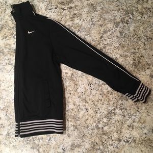 Nike work out jacket size XL boys